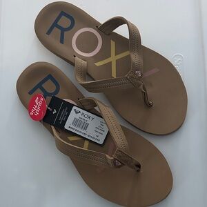 NWT Roxy Flip Flops